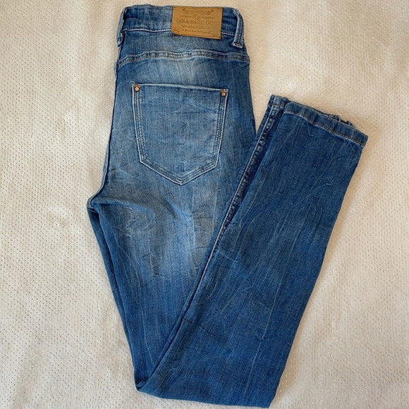 ZARA || Zippered Ankle Basic Denim - Picture 2 of 11